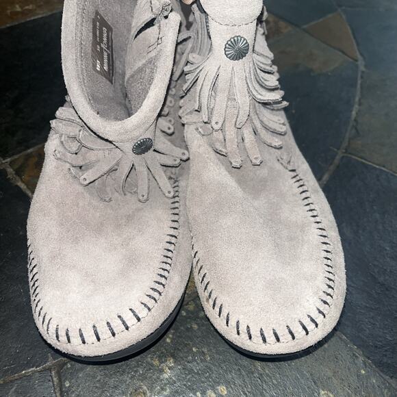 Minnetonka Ankle Boots Double Fringe Booties Gray Suede Zipper 691T Women's 10 - Picture 2 of 4